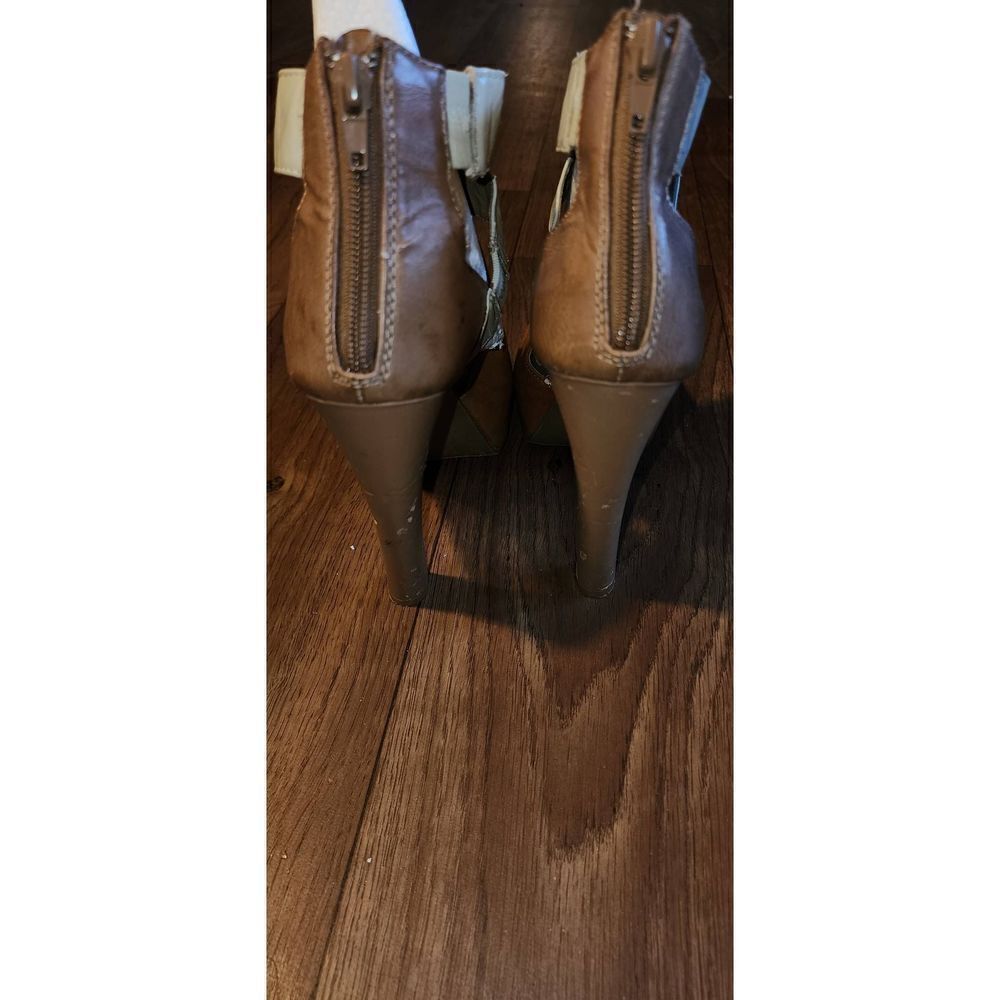 Promiscuous Noperson Heels  - Picture 5 of 7